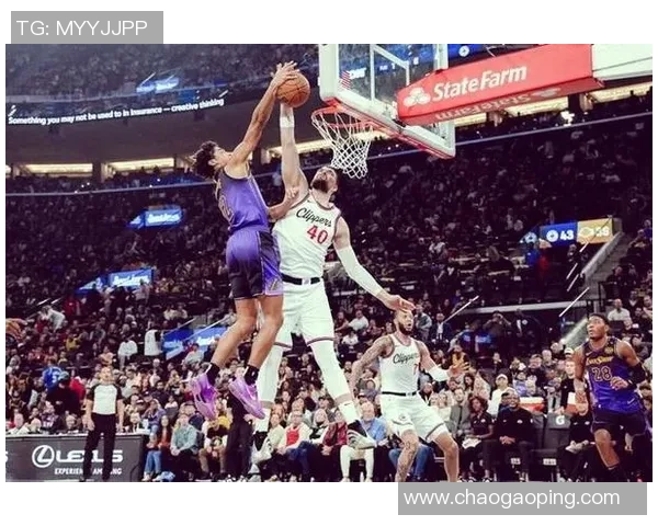 快船主场逆转火箭以113比102获胜展现强大团队实力