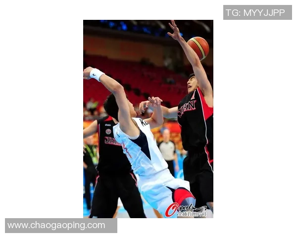 日本男篮与韩国男篮激战正酣谁将赢得亚洲篮球赛的荣耀之战