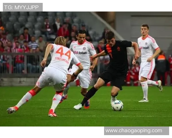 科隆与博洛尼亚精彩对决结果揭晓赛季表现分析与未来展望 科隆与博洛尼亚精彩对决结果揭晓赛季表现分析与未来展望