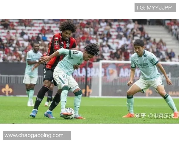 韩国蔚山队迎战澳大利亚球队展开激烈对决争夺亚洲足球荣耀